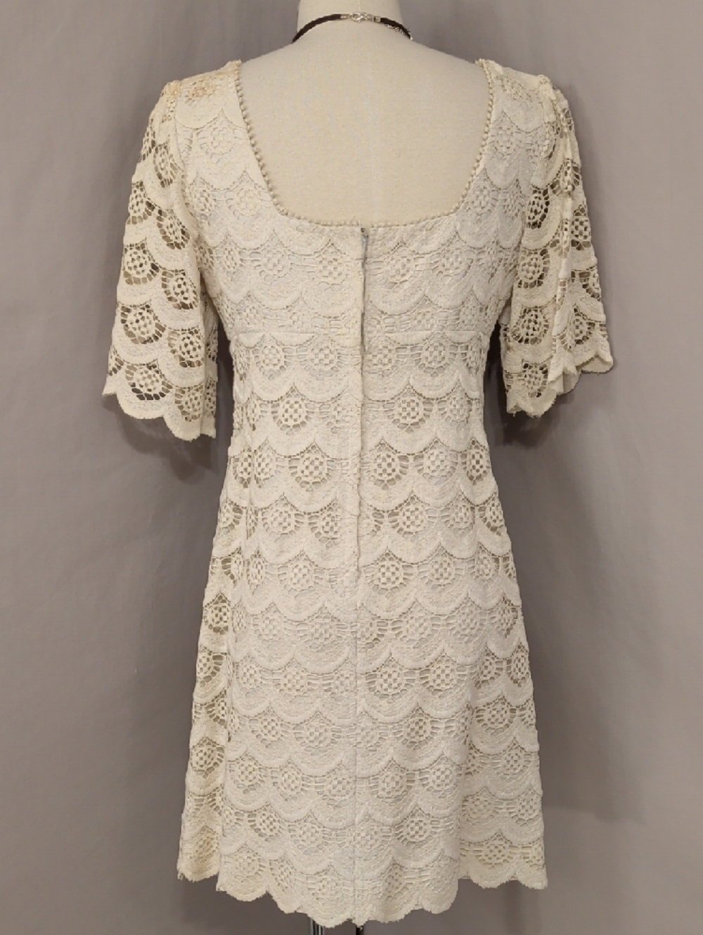 Vintage Cotton  Crochet Lace Mini Dress in Cream 60s 70s Scalloped Edge Lined - Picture 4 of 15